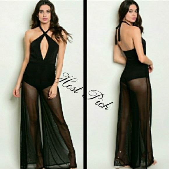 ⭐HP⭐Simply Chic MEDIUM Jumpsuit - Picture 2 of 6